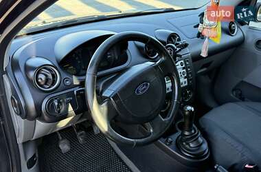 Хэтчбек Ford Fiesta 2002 в  фото 20 Хэтчбек Ford Fiesta 2002 в
