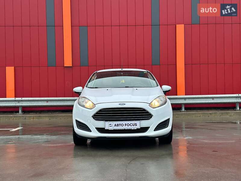 Хетчбек Ford Fiesta 2015 в Києві