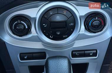Хэтчбек Ford Fiesta 2018 в 