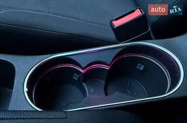 Хэтчбек Ford Fiesta 2018 в 