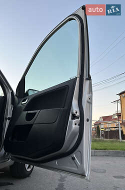 Хэтчбек Ford Fiesta 2005 в  фото 13 Хэтчбек Ford Fiesta 2005 в