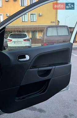 Хэтчбек Ford Fiesta 2005 в  фото 30 Хэтчбек Ford Fiesta 2005 в
