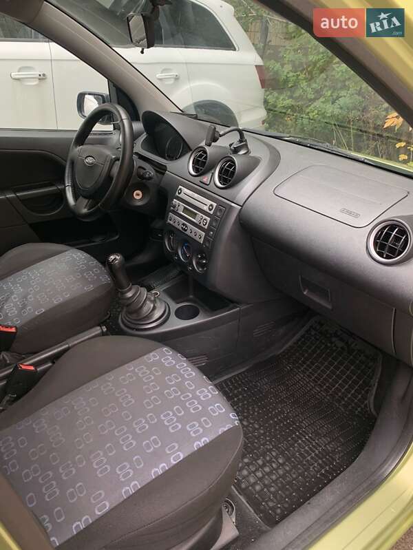Хетчбек Ford Fiesta 2005 в Києві