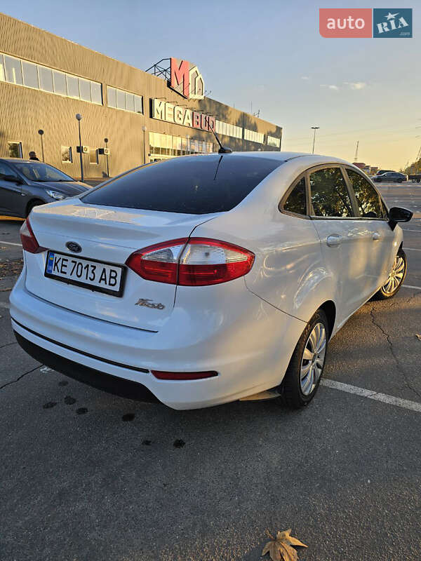 Седан Ford Fiesta 2016 в Миколаєві