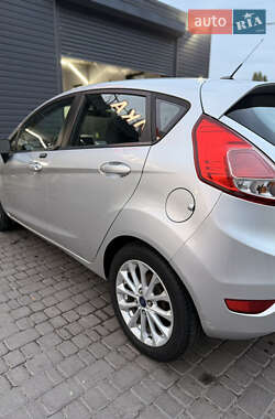 Хетчбек Ford Fiesta 2013 в  фото 15 Хетчбек Ford Fiesta 2013 в