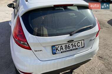 Хетчбек Ford Fiesta 2011 в  фото 2 Хетчбек Ford Fiesta 2011 в