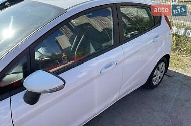 Хетчбек Ford Fiesta 2011 в  фото 6 Хетчбек Ford Fiesta 2011 в