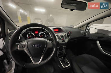 Хетчбек Ford Fiesta 2011 в  фото 18 Хетчбек Ford Fiesta 2011 в