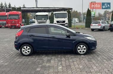 Хэтчбек Ford Fiesta 2012 в 