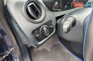 Хэтчбек Ford Fiesta 2012 в 