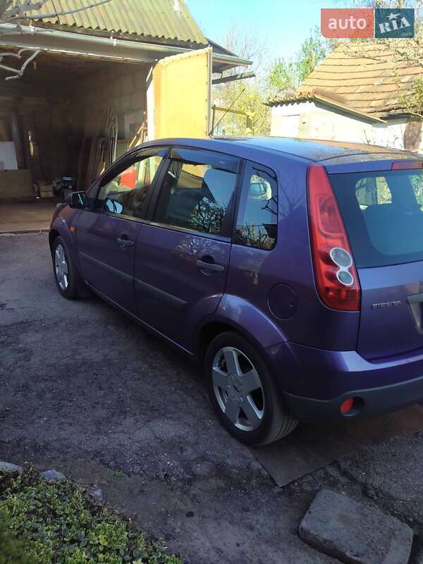 Хетчбек Ford Fiesta 2006 в Полтаві фото 4 Хетчбек Ford Fiesta 2006 в Полтаві