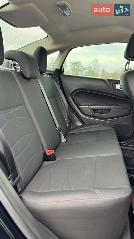 Седан Ford Fiesta 2016 в Виннице