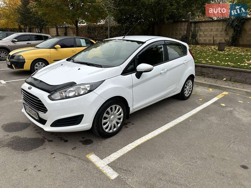 Хетчбек Ford Fiesta 2015 в Софіївській Борщагівці фото 2 Хетчбек Ford Fiesta 2015 в Софіївській Борщагівці