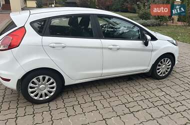Седан Ford Fiesta 2014 в  фото 3 Седан Ford Fiesta 2014 в