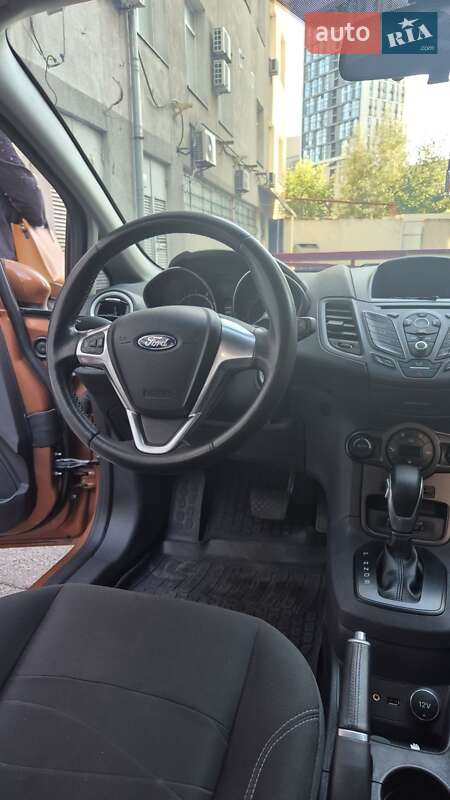 Хэтчбек Ford Fiesta 2016 в Киеве фото 3 Хэтчбек Ford Fiesta 2016 в Киеве
