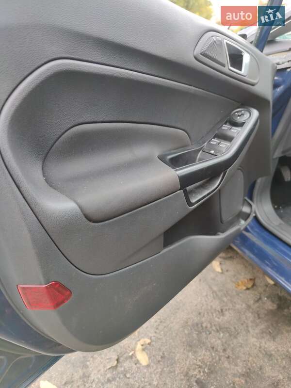 Хетчбек Ford Fiesta 2016 в Запоріжжі