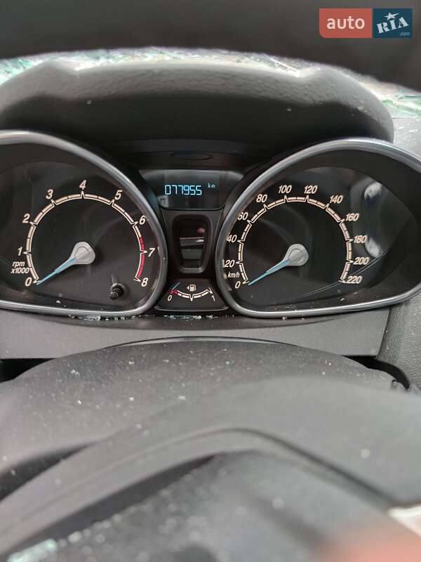 Хетчбек Ford Fiesta 2016 в Запоріжжі