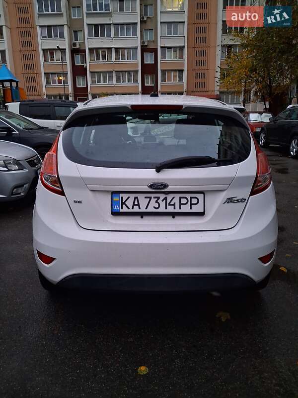 Хэтчбек Ford Fiesta 2018 в Вишневом фото 2 Хэтчбек Ford Fiesta 2018 в Вишневом