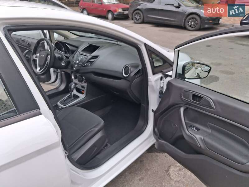 Хэтчбек Ford Fiesta 2018 в Вишневом фото 10 Хэтчбек Ford Fiesta 2018 в Вишневом