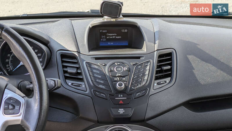 Седан Ford Fiesta 2015 в Києві фото 8 Седан Ford Fiesta 2015 в Києві
