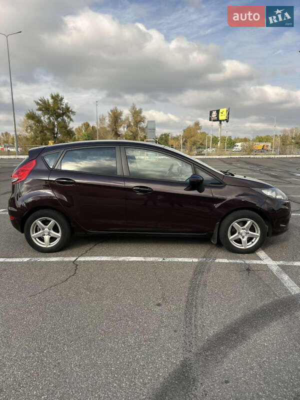 Хетчбек Ford Fiesta 2011 в Києві фото 4 Хетчбек Ford Fiesta 2011 в Києві