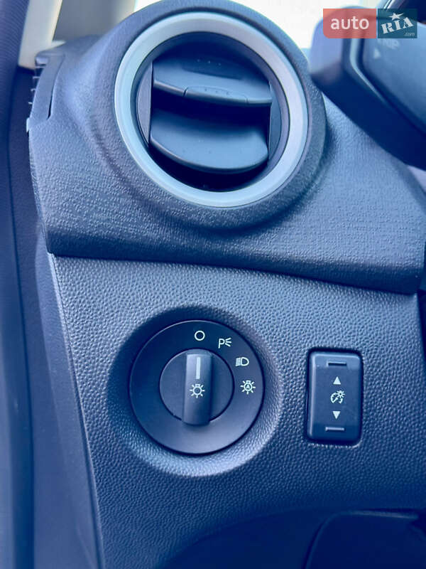 Хэтчбек Ford Fiesta 2018 в Киеве фото 14 Хэтчбек Ford Fiesta 2018 в Киеве