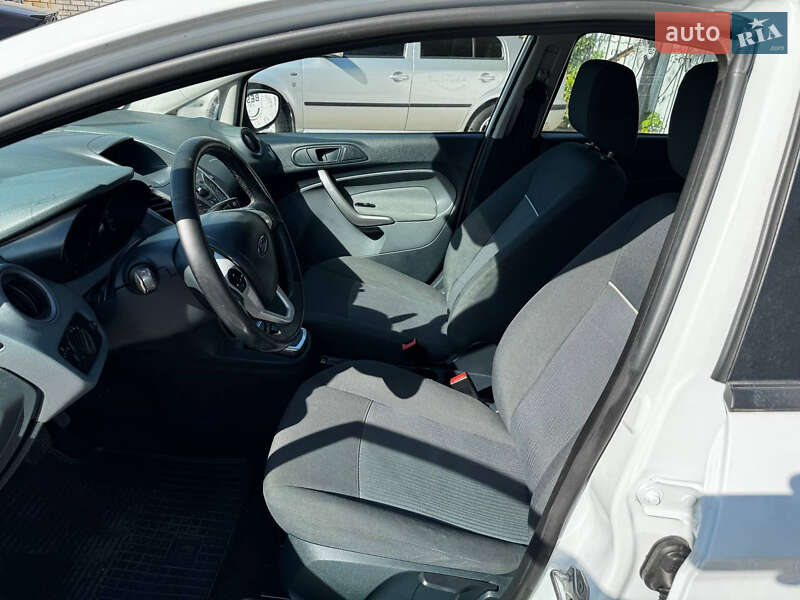 Хэтчбек Ford Fiesta 2011 в Днепре фото 7 Хэтчбек Ford Fiesta 2011 в Днепре