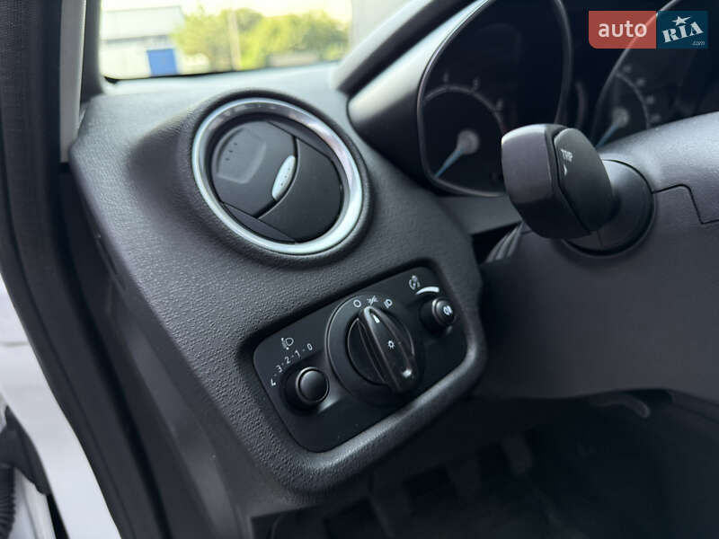 Хэтчбек Ford Fiesta 2016 в Львове фото 25 Хэтчбек Ford Fiesta 2016 в Львове