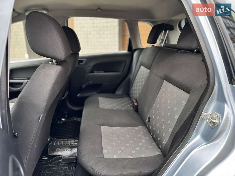 Хэтчбек Ford Fiesta 2005 в Ивано-Франковске фото 36 Хэтчбек Ford Fiesta 2005 в Ивано-Франковске