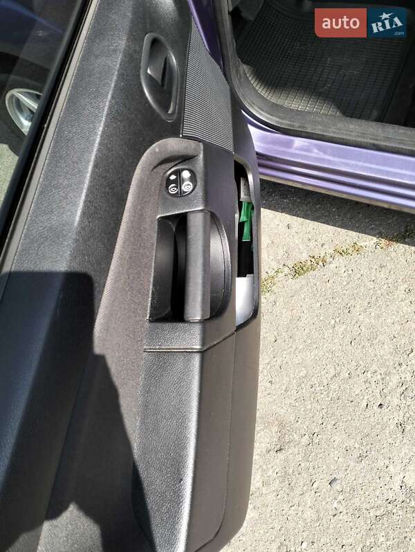 Хетчбек Ford Fiesta 2008 в Рівному фото 6 Хетчбек Ford Fiesta 2008 в Рівному