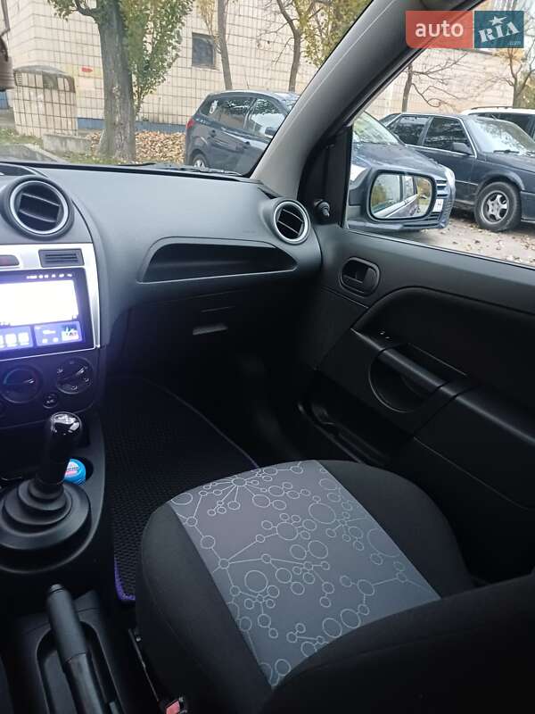 Хетчбек Ford Fiesta 2007 в Києві