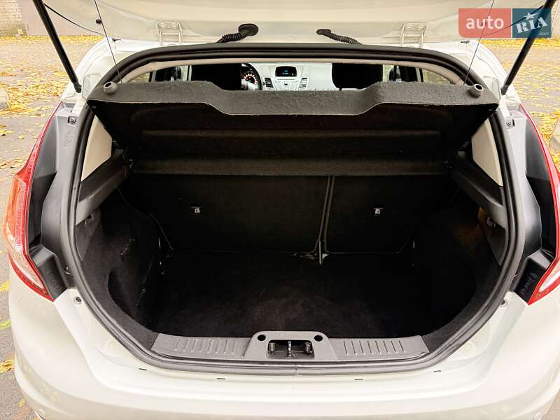 Хетчбек Ford Fiesta 2013 в Дніпрі