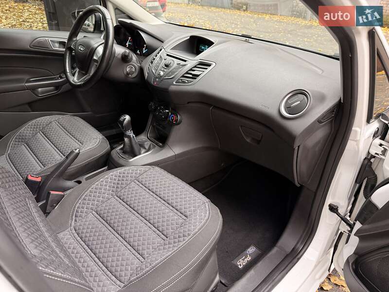 Хетчбек Ford Fiesta 2013 в Дніпрі