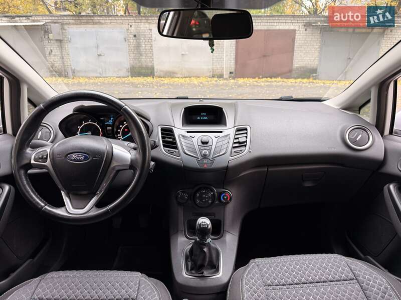 Хетчбек Ford Fiesta 2013 в Дніпрі