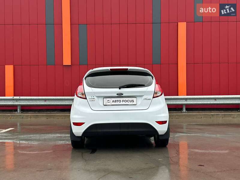 Хэтчбек Ford Fiesta 2015 в Киеве фото 7 Хэтчбек Ford Fiesta 2015 в Киеве