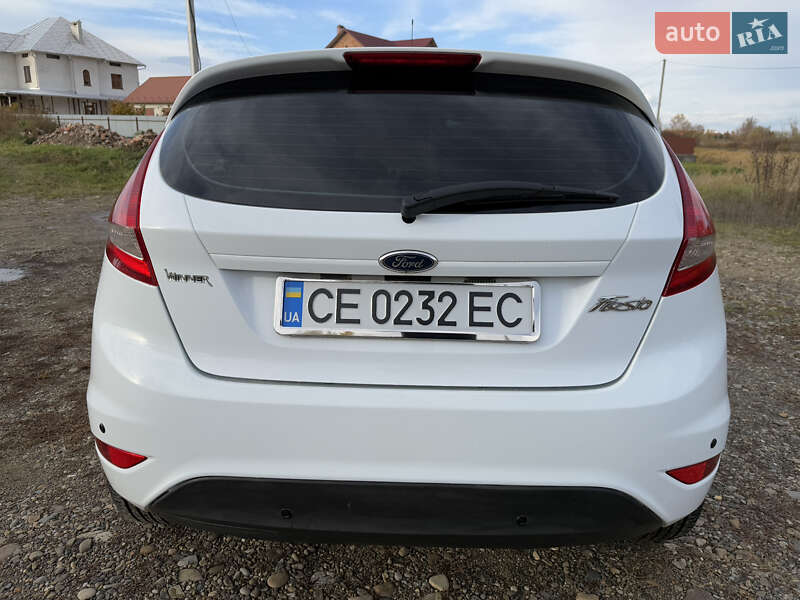 Хетчбек Ford Fiesta 2011 в Чернівцях