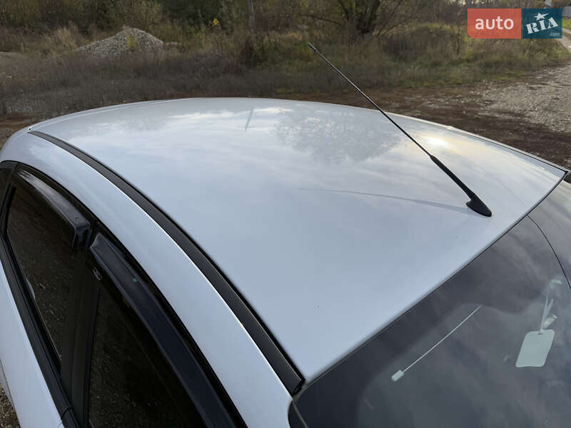 Хетчбек Ford Fiesta 2011 в Чернівцях