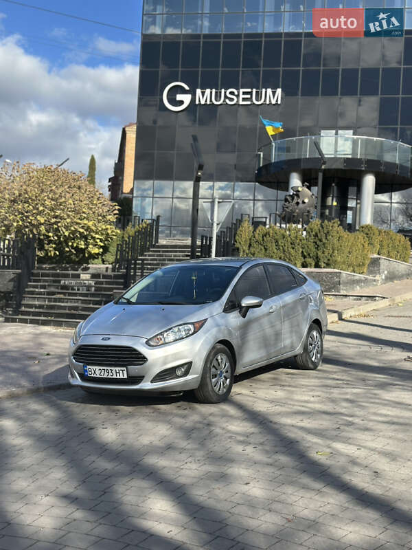 Седан Ford Fiesta 2013 в Городке