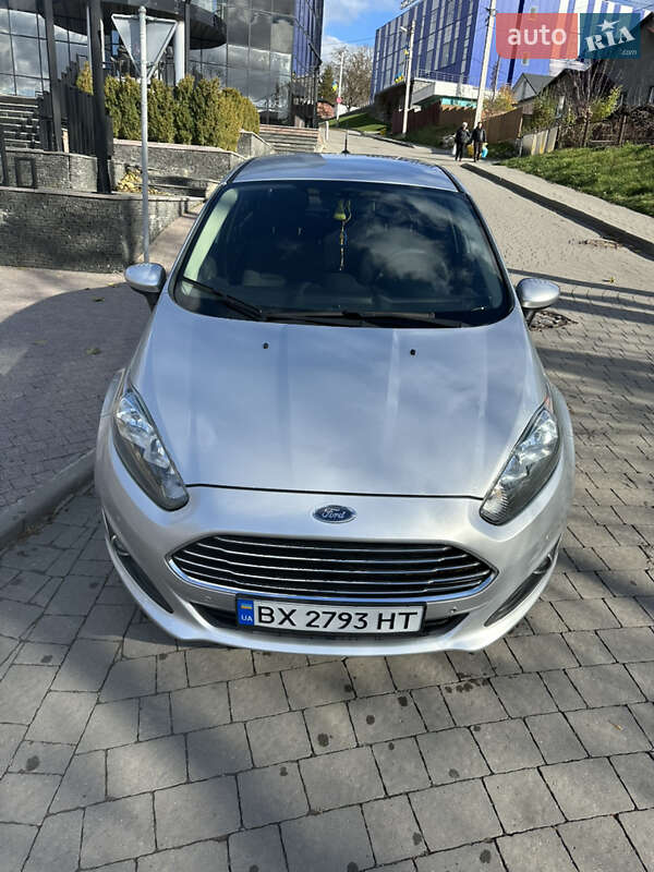 Седан Ford Fiesta 2013 в Городке