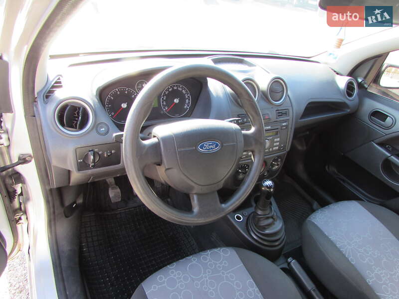 Хэтчбек Ford Fiesta 2008 в Кропивницком фото 7 Хэтчбек Ford Fiesta 2008 в Кропивницком