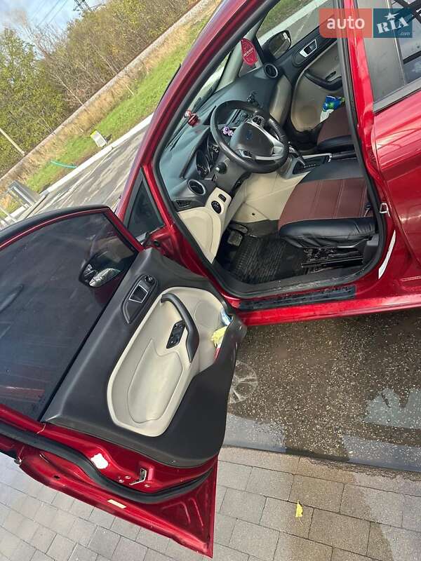 Хэтчбек Ford Fiesta 2013 в Харькове фото 2 Хэтчбек Ford Fiesta 2013 в Харькове
