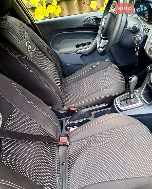 Хетчбек Ford Fiesta 2010 в Первомайську