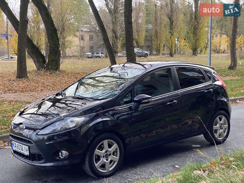 Хэтчбек Ford Fiesta 2011 в Чернигове фото 7 Хэтчбек Ford Fiesta 2011 в Чернигове