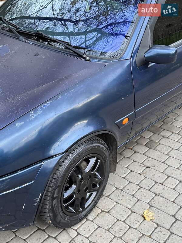 Хетчбек Ford Fiesta 2001 в Львові