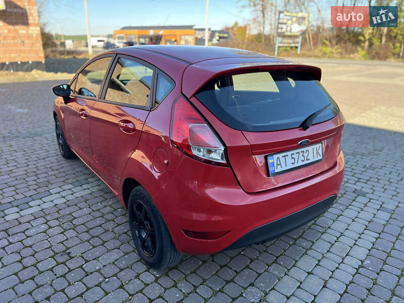 Хэтчбек Ford Fiesta 2016 в Снятине