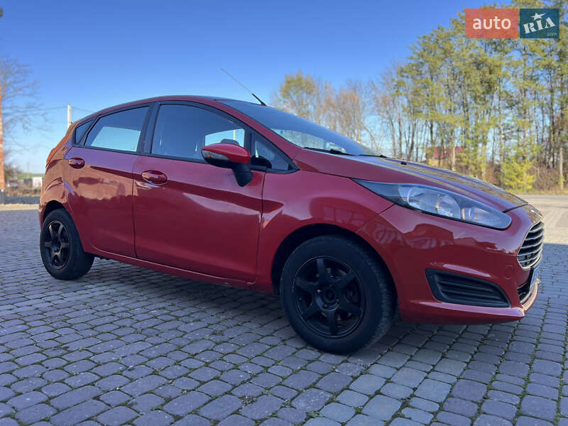Хэтчбек Ford Fiesta 2016 в Снятине