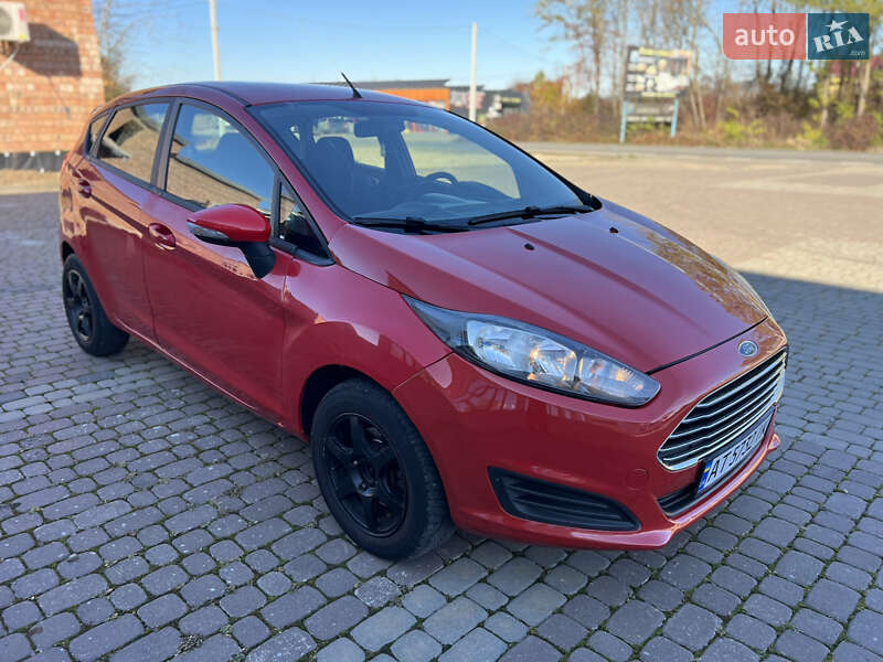 Хэтчбек Ford Fiesta 2016 в Снятине