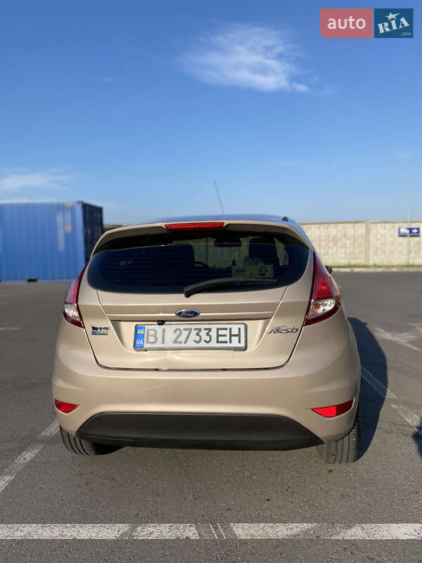 Хэтчбек Ford Fiesta 2016 в Киеве фото 5 Хэтчбек Ford Fiesta 2016 в Киеве