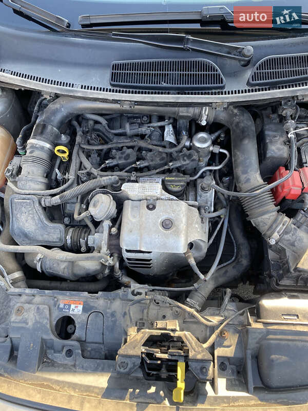 Хэтчбек Ford Fiesta 2016 в Киеве фото 19 Хэтчбек Ford Fiesta 2016 в Киеве