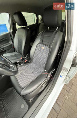 Хетчбек Ford Fiesta 2016 в Києві